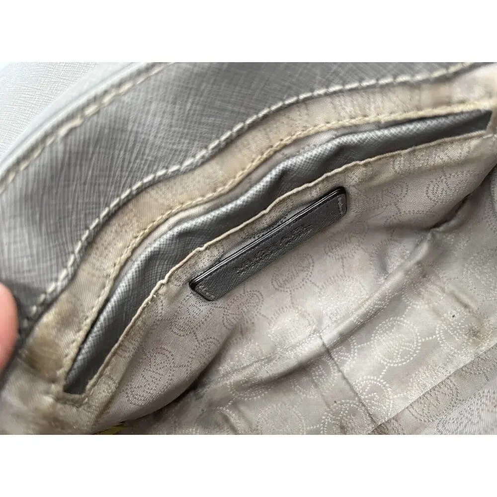 Michael Kors Small Bedford Gray‎ Crossbody Silver Tone Chain Strap and Hardware - Picture 9 of 11